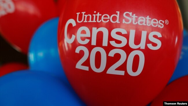 波士顿社区活动人士和当地政府领导人举行活动，庆祝2020年人口普查工作历时一年的启动（2019年4月1日）。