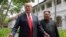 Tổng thống Hoa Kỳ Donald Trump và Lãnh tụ Triều Tiên Kim Jong Un gặp nhau tại Singapore, ngày 12/16/2018.