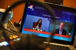 Perdana Menteri Selandia Baru Jacinda Ardern (kiri) dan Presiden Microsoft Brad Smith dalam pertemuan virtual APEC CEO Dialogues 2020. (Foto: Departemen Informasi Malaysia)