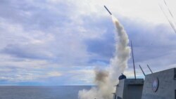 미 해군 구축함 USS 토마스 허드너함이 '에픽 퓨리 작전' 중 토마호크 순항미사일을 발사하고 있다. (출처: 미 중부사령부/미 해군 제공)