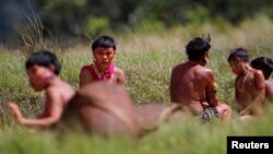 Indígenas yanomamis em Alto Alegre, Roraima, Brasil, 1 Julho 2020