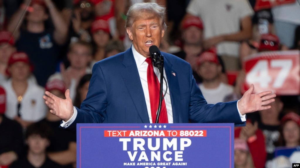 ARCHIVO - El presidente electo de EEUU, Donald Trump, habla en un evento de campaña electoral en Arizona el 24 de octubre de 2024.