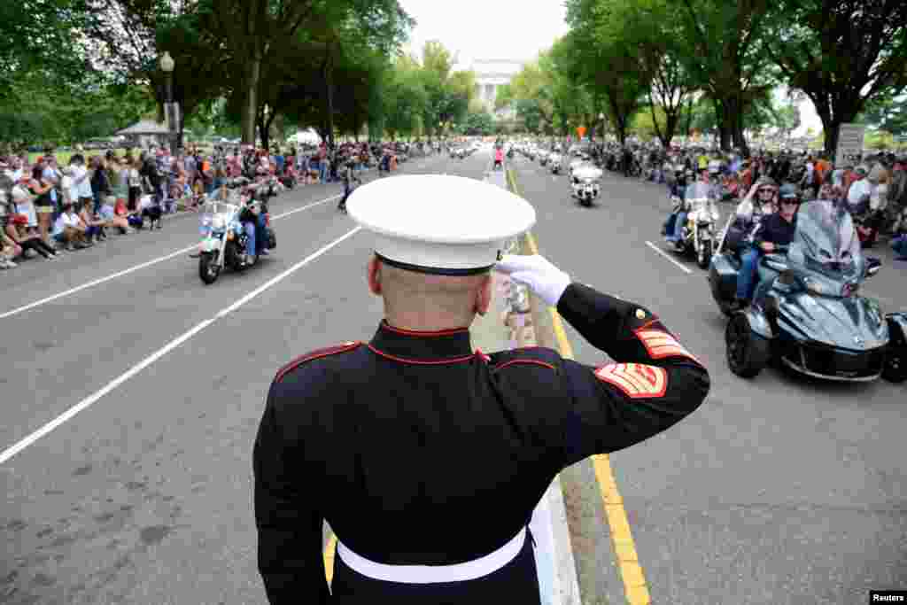 امریکہ میں بائیکرز کے رولنگ تھنڈر کا آغاز 1988ء میں ہوا تھا اور یہ سال اس جلوس کا آخری سال تھا۔