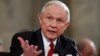 Sessions: Agarrar a una mujer por sus genitales es "ataque sexual"