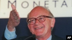 FILE - Then-president of the European Monetary Institute, Alexandre Lamfalussy, during press conference, Frankfurt, April 15, 1997.