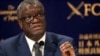 Prix Nobel ya Kimya Denis Mukwege na nokutani na bapanzi sango na Tokyo, Japon, 3 octobre 2019.