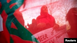 Des manifestants protestent contre l'extrême-droite à Amsterdam, le 22 mars 2014.