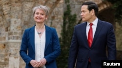 وزیران خارجه بریتانیا و ایالات متحده در نشست وزرای خارجه گروه هفت در فرانسه