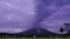 Hundreds Flee as Indonesian Volcano Spews Lava, Ash 