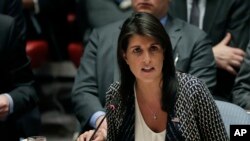 L'ambassadrice américaine à l'ONU, Nikki Haley, prend la parole lors d'une réunion Conseil de sécurité, New York, 13 avril 2018.