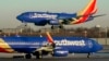 Pesawat Southwest Airlines bersiap mendarat di Bandara Internasional Midway, 12 Februari 2023, di Chicago. (Foto: AP)