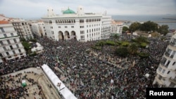 Manifestations à Alger le 19 avril 2019.