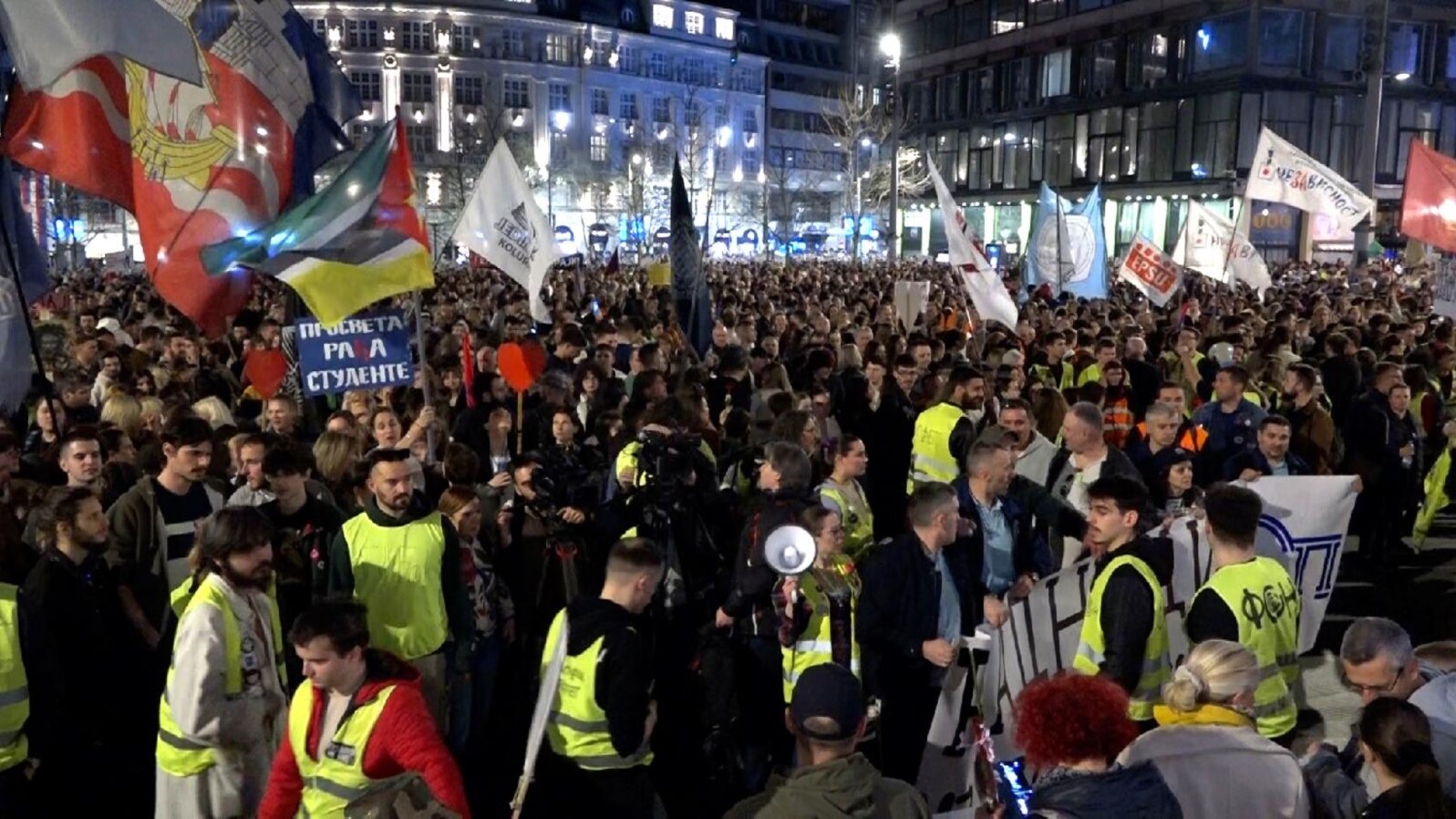Protest studenata i radnika "Rame uz rame - studenti i radnici" na Trgu Republike u Beogradu (Foto: FoNet/Zoran Drekalović)