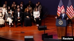 Джо Байден выступает во время Национального молитвенного завтрака в аудитории Конгресса в Центре для посетителей Капитолия США в Вашингтоне, США, 2 февраля 2023 года.