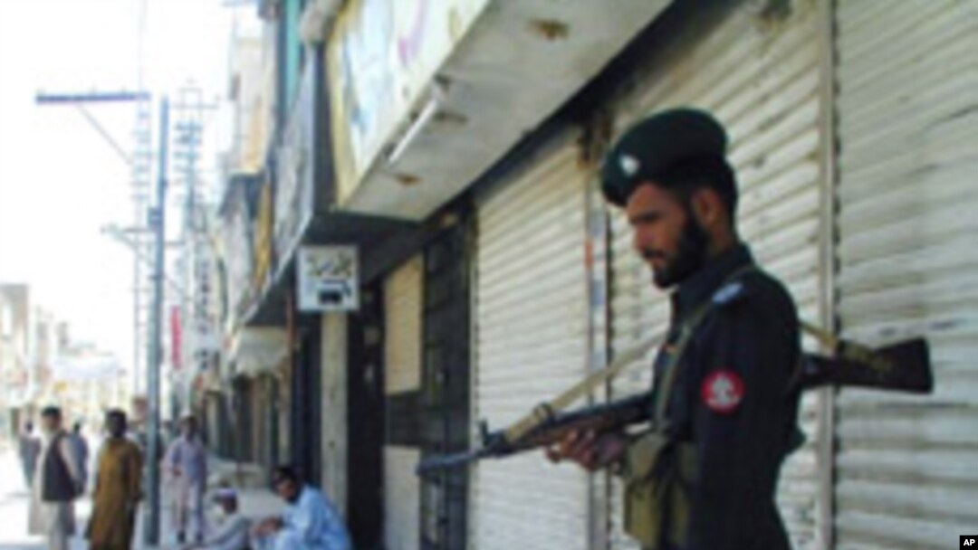 د چاؤدنې وروستو په سيمه کې بازارونه بند کړی شوي او ويره خوره ده .