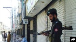 د چاؤدنې وروستو په سيمه کې بازارونه بند کړی شوي او ويره خوره ده .