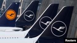 لوفت‌هانزا، واحد سیتی‌لاین خود را تعطیل کرد، ۲۷ هواپیما را از سرویس خارج کرد و جت‌های پهن‌پیکر قدیمی و پرمصرف را زمین‌گیر کرد.