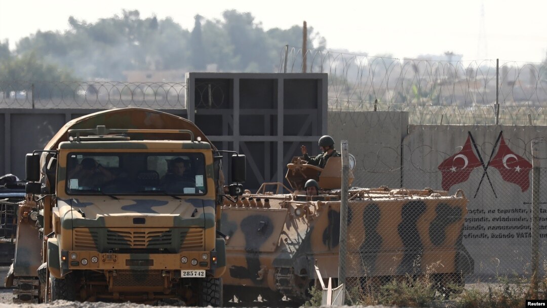Komek hêzên Tirkîyê ji bajarokê Girê Spî (Tel Abyad) yê Sûrîyê vedigerin (Arşîv)