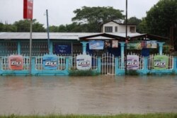 Las inundaciones ocasionadas por el huracán Iota ocasionaron daños a viviendas y negocios en Nicaragua.
