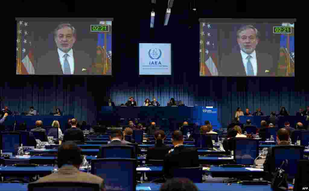 미국의 댄 브룰렌 에너지부 장관이 오스트리아 빈에서 열린 제64차 국제원자력기구(IAEA) 총회에서 영상을 통해 발언하고 있다. 
