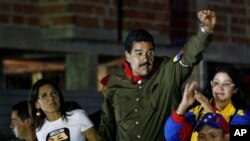 Presiden sementara Venezuela, Nicolas Maduro saat berkampanye di Caracas (5/4). Venezuela bersiap menggelar pemilihan presiden untuk menggantikan mendiang Presiden Hugo Chavez, 14 April 2013 mendatang. 