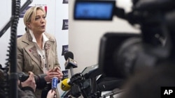 法国极右翼国民阵线领导人勒庞3月8日在其竞选总部