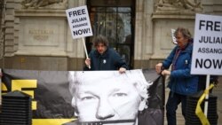 維基解密創辦人朱利安·阿桑奇（Julian Assange）的支持者們2024年4月10日在英國倫敦示威。 （法新社）