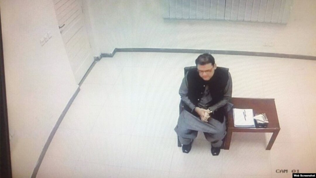 تصویر افشا ہونے کے بعد حکمران جماعت اور تحریک انصاف کے درمیان الزام تراشیوں کا نیا سلسلہ شروع ہو گیا تھا۔