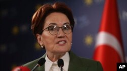 İYİ Parti Genel Başkanı Akşener’in Sivas’ta söylediği “Geçmişte siyasi cinayetlere şahit olduk ama mertçeydi” sözleri büyük tepki çekti.