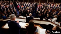 El presidente de Estados Unidos, Joe Biden, se dirige a ambas cámaras del Congreso con motivo del discurso sobre el Estado de la Nación, en Washington, el 7 de febrero de 2023.