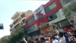 شعار «این ماه، ماه خونه، آخوند سرنگونه» در تظاهرات شیراز