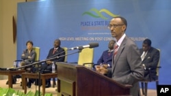 Rwandan President Paul Kagame speaks to leaders and dignitaries in Kigali, Rwanda, Nov 9, 2011