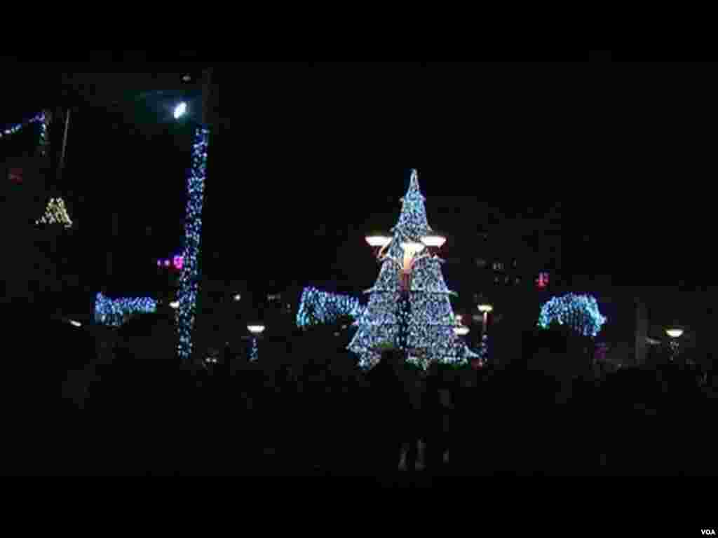 د نوي کال د راتگ په موقع د رڼا سنگار