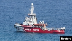 Kapal bermuatan bantuan kemanusiaan untuk Gaza berlayar dari Larnaca, Siprus, Sabtu, 30 Maret 2024. (Foto: Yiannis Kourtoglou/Reuters)