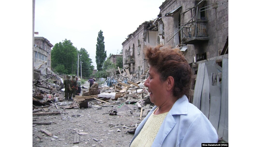 დაბომბილი გორი, 2008 წლის 9 აგვისტო. გაფრთხილება: ფოტოგალერეა შეიცავს გრაფიკულ გამოსახულებებს
