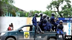 La police disperse les étudiants de l'Institut supérieur d'architecture et d'urbanisme, Kinshasa, 20 novembre 2020. (Photo d'archives: Junior D. Kannah / AFP)