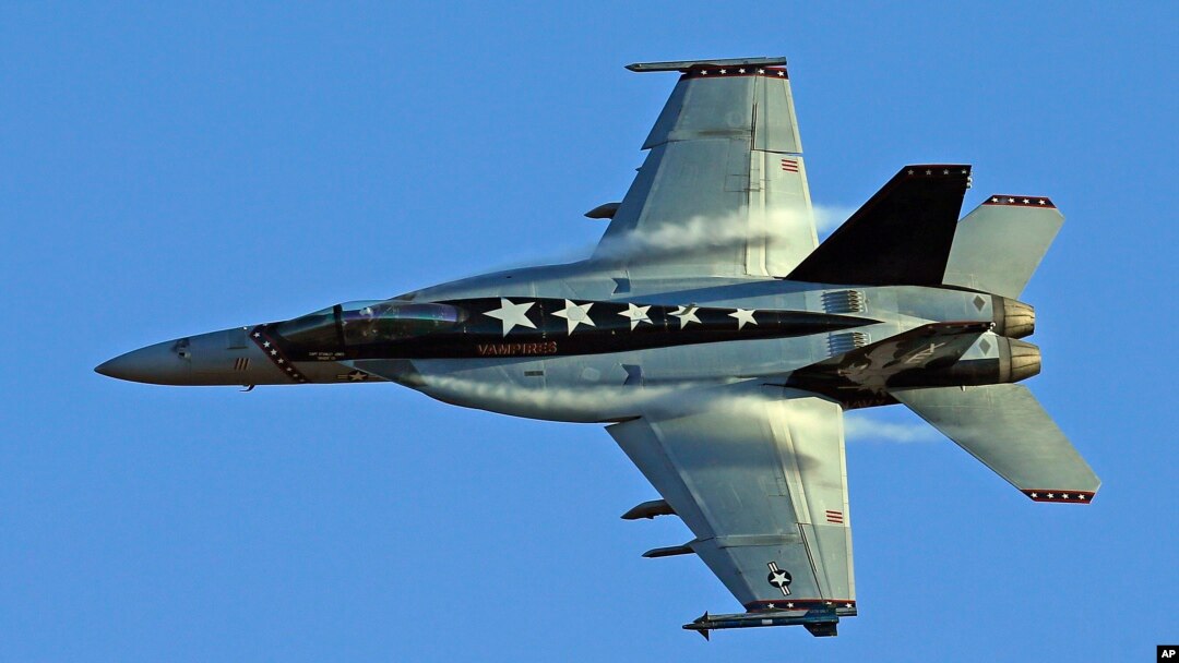 Un caza F/A-18E Super Hornet como el de la foto derribó un SU-22 del gobierno sirio que había lanzado bombas en una zona próxima a las Fuerzas Democráticas Sirias aliadas de Washington.