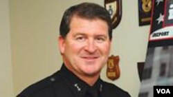 Zamjenik šefa policijske uprave Los Angelesa Michael Downing predsjeda Specijalnim uredom za borbu protiv terorizma