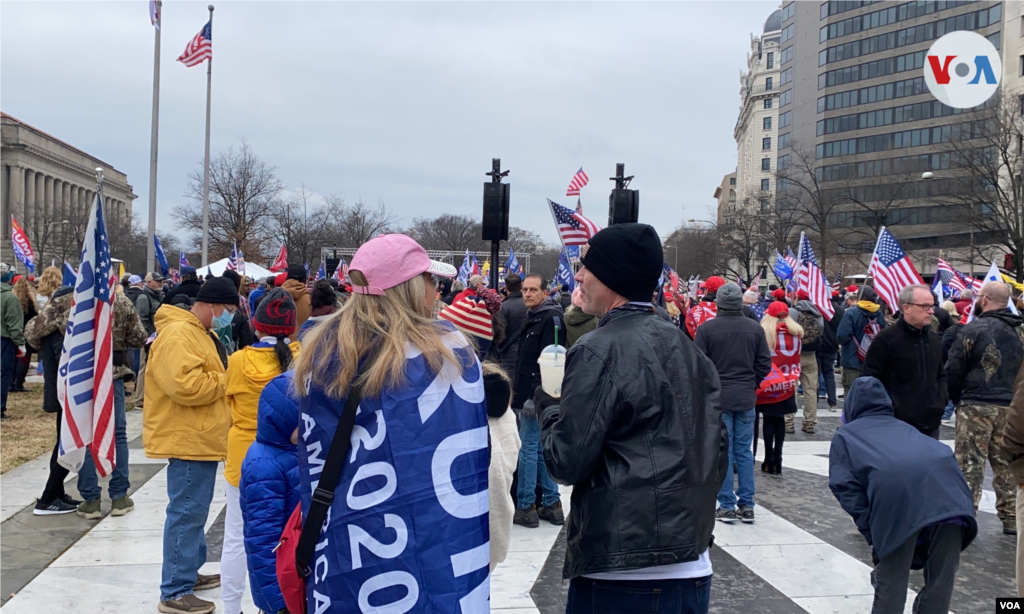 Simpatizantes del presidente Donald Trump se re&#250;nen, el mi&#233;rcoles 6 de enero de 2021, en Washington para mostrarle apoyo. 