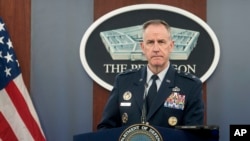 Juru bicara Pentagon, Mayor Jenderal Pat Ryder, menggelar konferensi pers di Pentagon, Washington, pada 15 April 2024. (Foto: AP/Kevin Wolf) 
