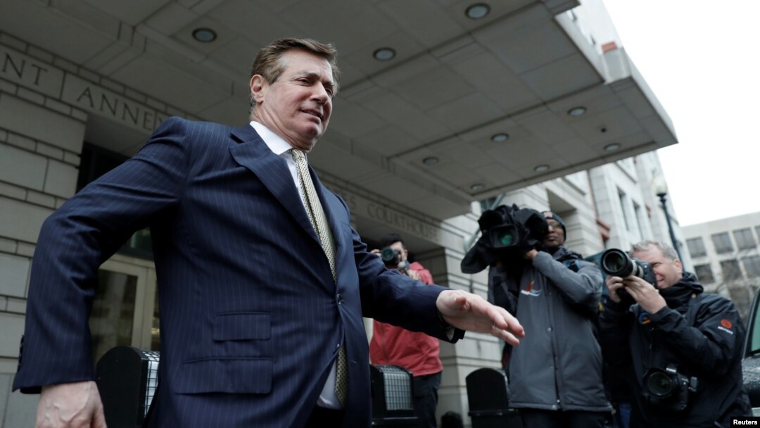Paul Manafort, cựu quản lý chiến dịch tranh cử của Tổng thống Mỹ Donald Trump, đang phải đối mặt với hai cáo buộc âm mưu chống lại Hoa Kỳ và các tội khác.