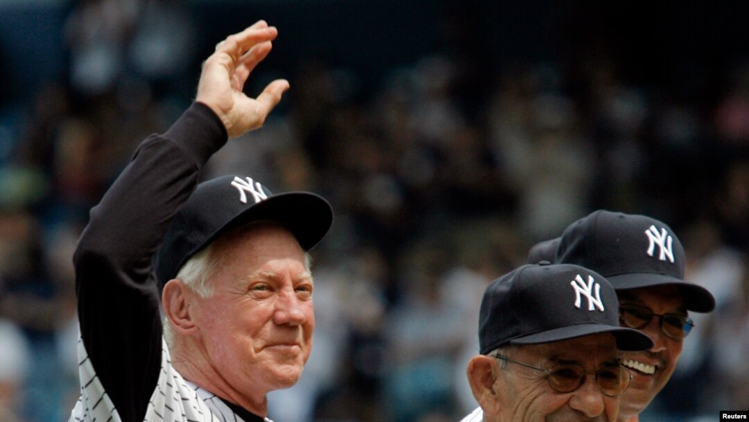 Whitey Ford, New York Yankees' Hall of Fame pitcher, dies at age 91