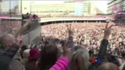 五萬瑞典人舉行“愛的集會”回應恐怖襲擊(粵語）