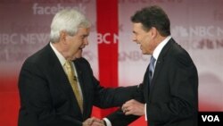 Newt Gingrich recibió el apoyo explícito del gobernador de Texas, Rick Perry quien abadonó su campaña por la nominación repuiblicana.