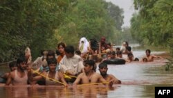 7月30日巴基斯坦洪灾难民
