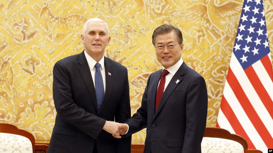Phó Tổng thống Hoa Kỳ Mike Pence và Tổng thống Hàn Quốc Moon Jae-in, ngày 8/2/2018 tại thủ đô Seoul.