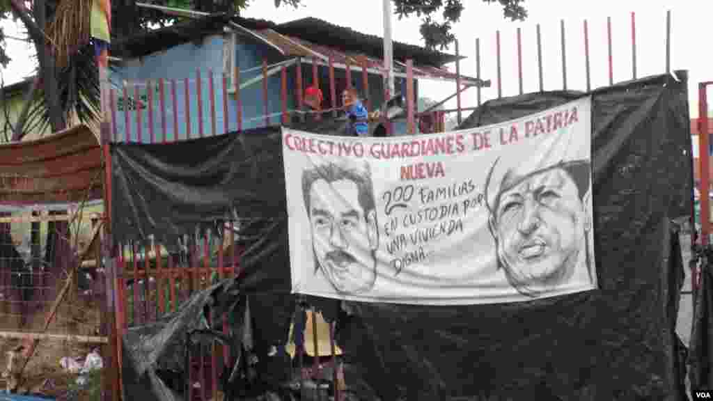 Las tomas de terrenos en municipios con autoridades opositoras son ejecutadas en nombre de Chávez.