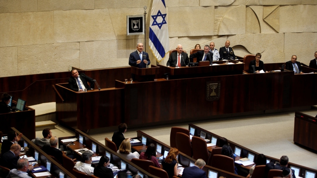 Bemor shifokor bilan qopol jinsiy aloqada boladi. Katta porno videolarni tomosha qiling