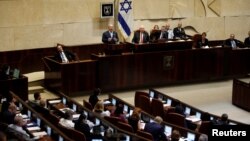 Perdana Menteri Israel, Benjamin Netanyahu berbicara di depan anggota Parlemen Israel atau Knesset di Yerusalem. 