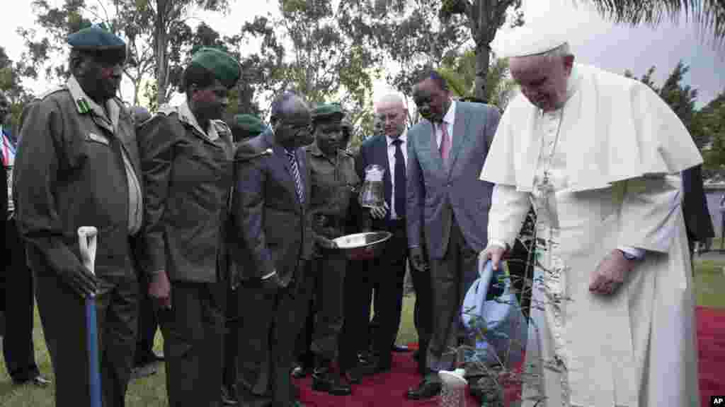 ዑደት ርእሰ-ሊቃነ ጳጳስ ፍራንሰስ አብ ኬንያ